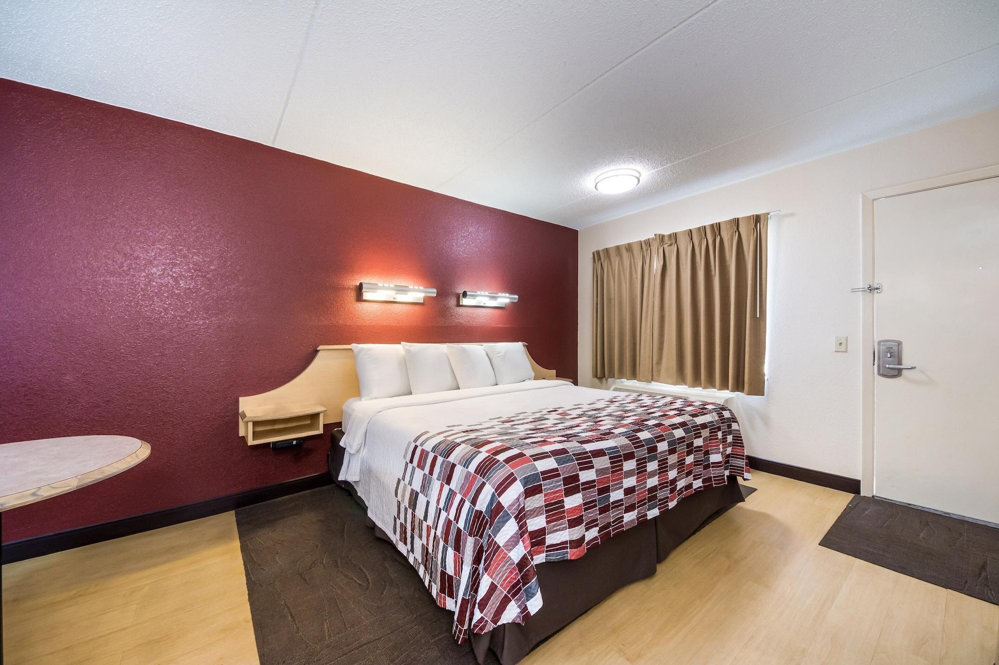 Motel Red Roof Laredo