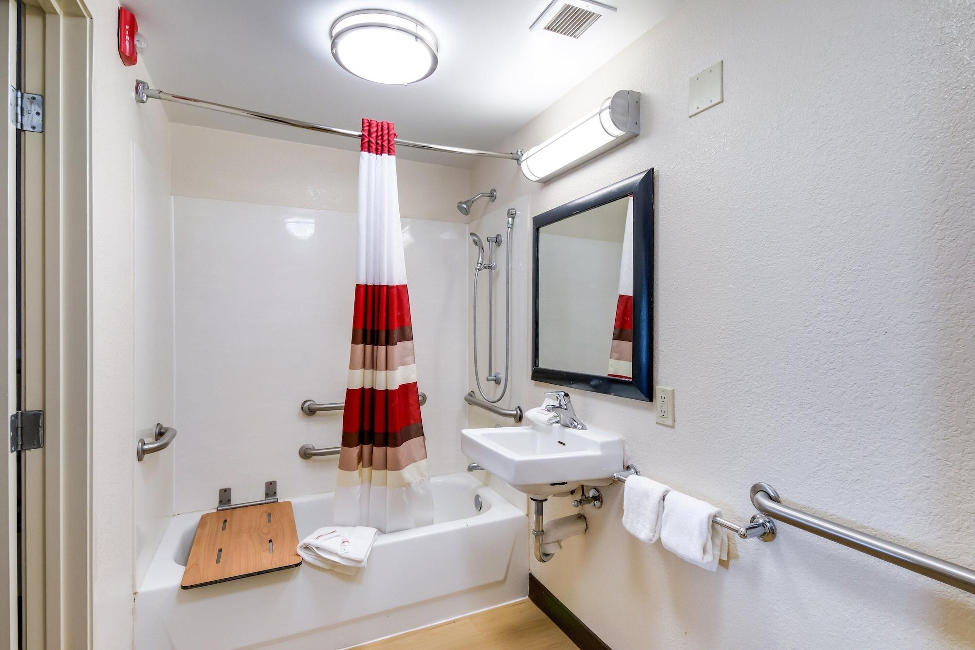 Red Roof Motel 2*