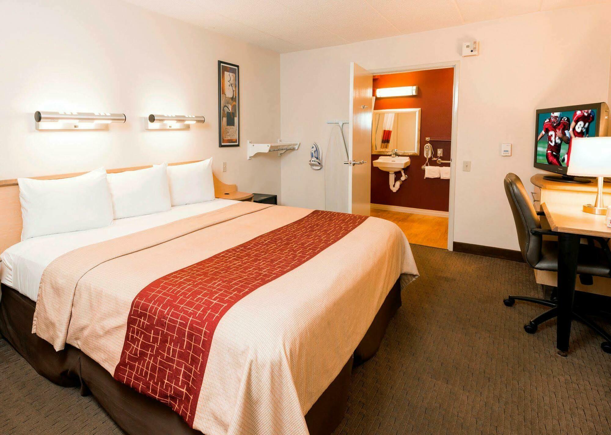 Red Roof Motel 2*