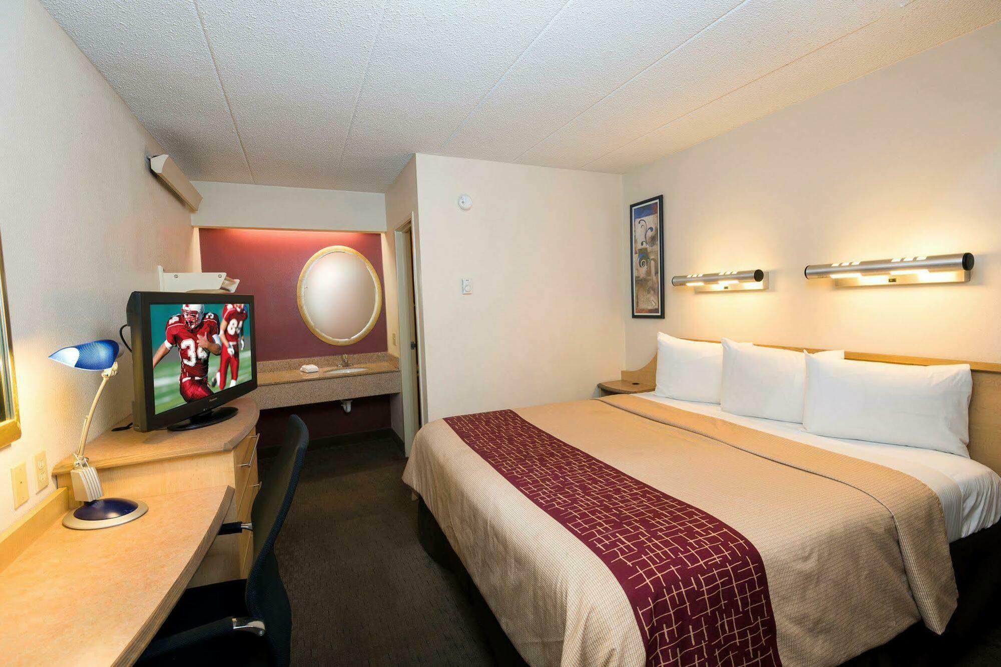 Red Roof Motel 2*