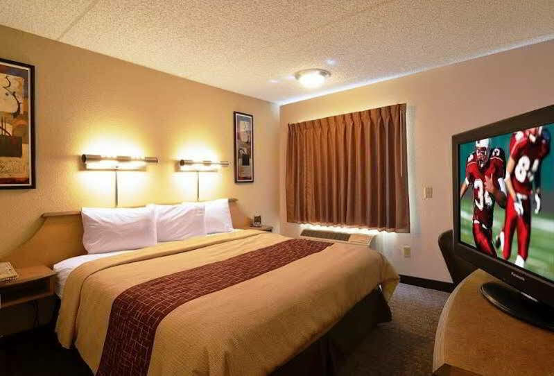 Motel Red Roof 2*